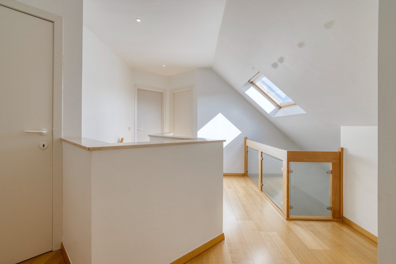 Prachtige open bebouwing met 3 slaapkamers in een rustige buurt! foto 13