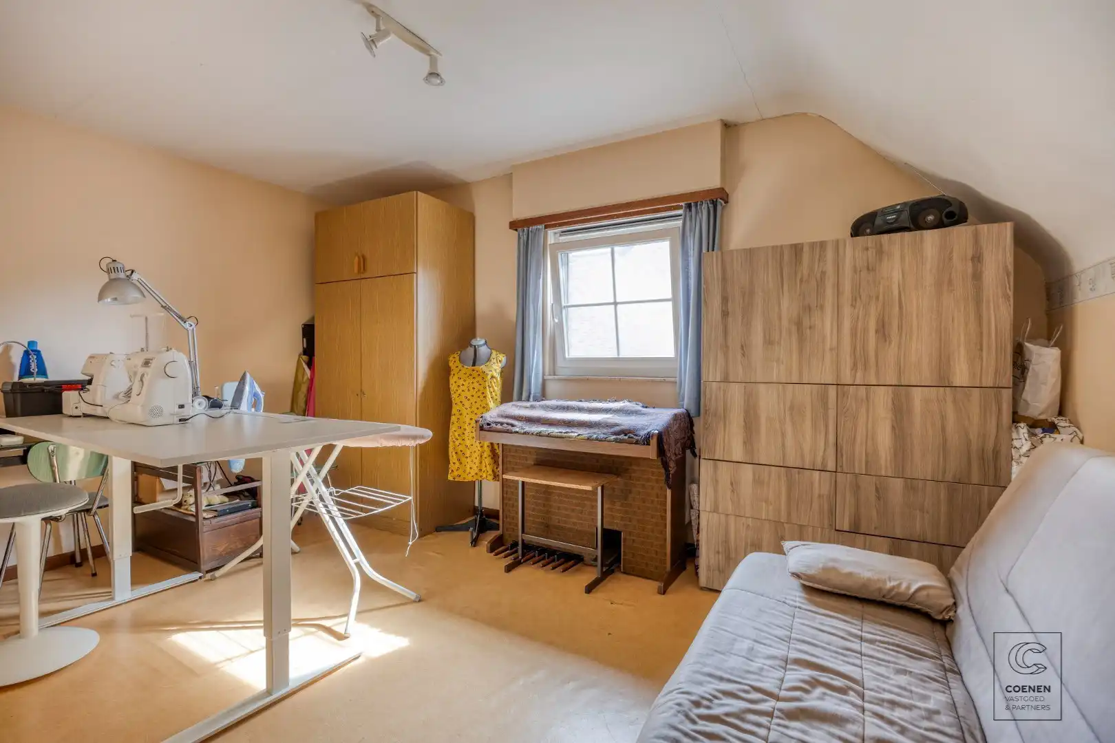 Ruime woning met 4 slaapkamers op een rustige ligging te Hoogstraten! foto 13