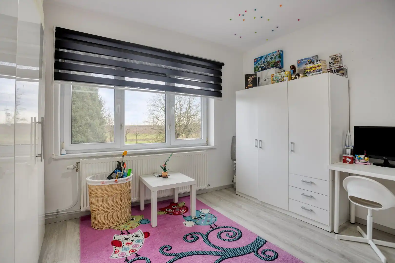 Rustig gelegen, vernieuwde woning met 4 slaapkamers en grote tuin foto 14