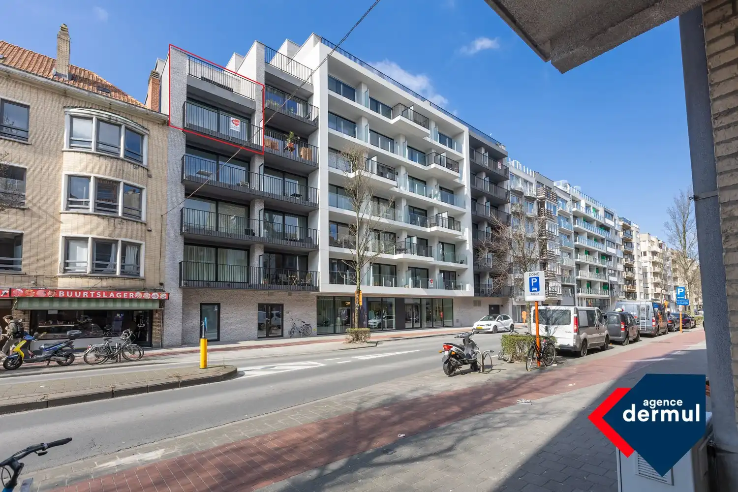 RESIDENTIE LARGO foto {{pictureIndex}}