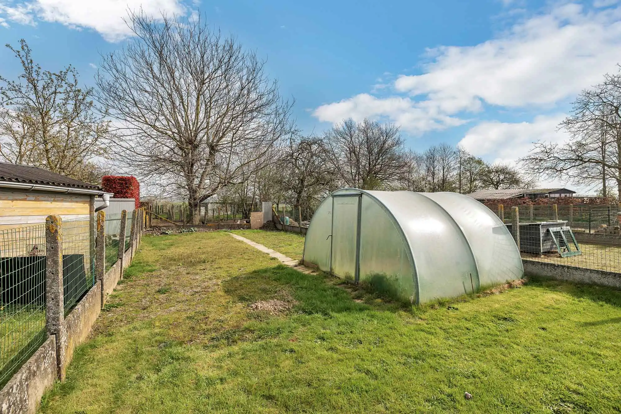 Goed onderhouden woning met garage en tuin foto 26