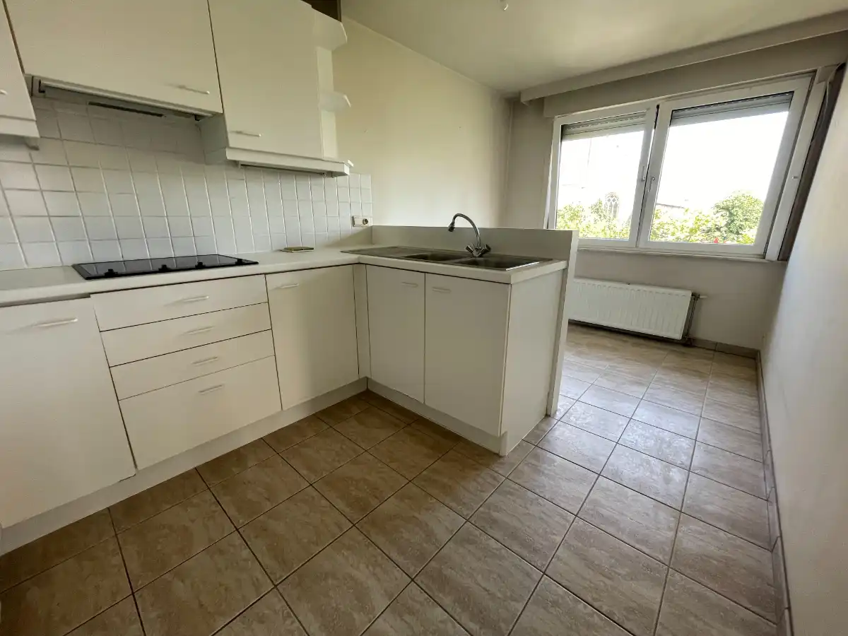 TWEE SLAAPKAMER HOEKAPPARTEMENT + GARAGE centrum Rumbeke foto 16