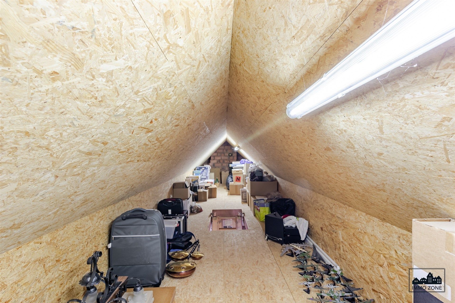 Huis, chalet en ruim magazijn van 375 m2 op toplocatie  foto 17