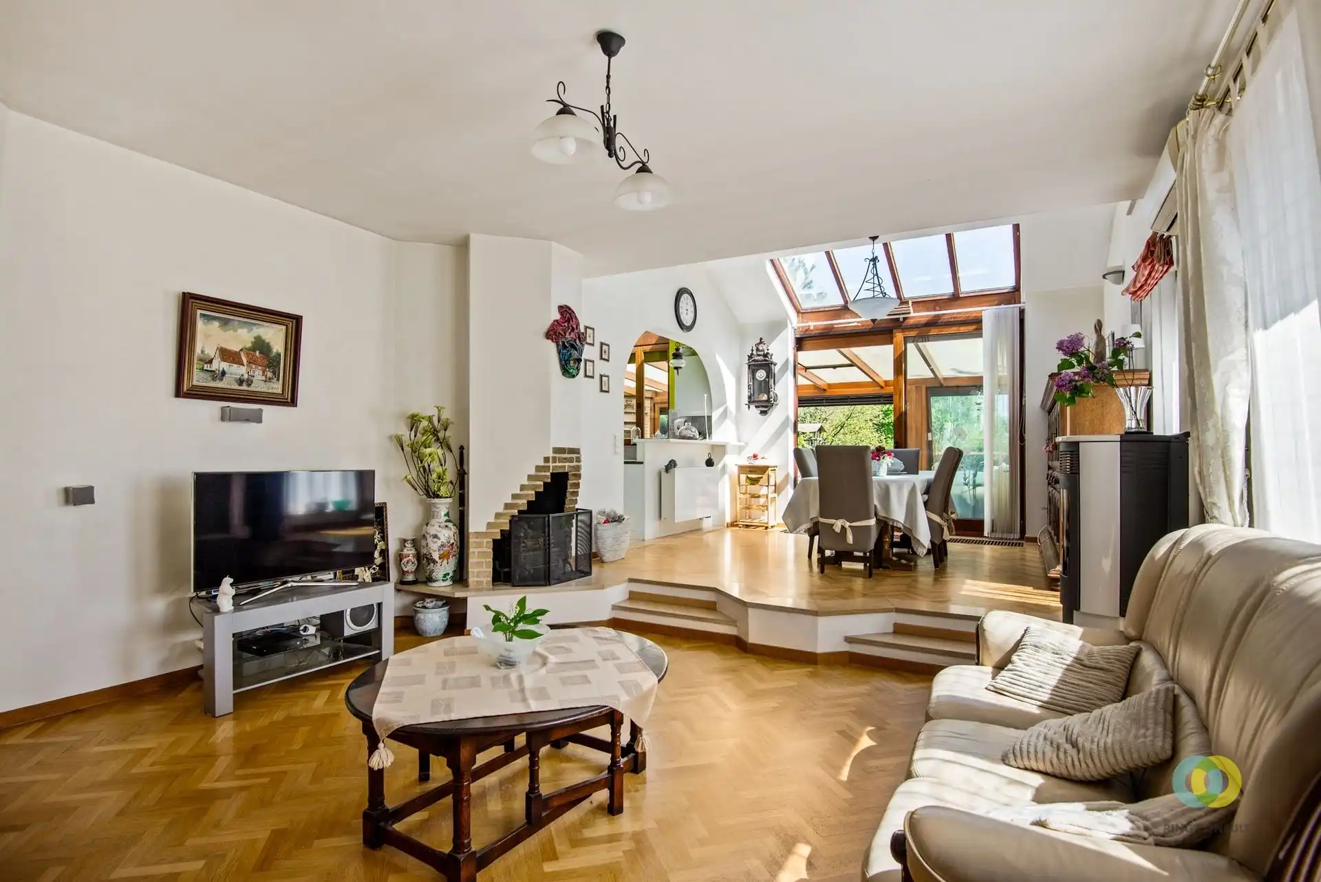 Ruime villa met 4 slaapkamers, bureau en garage   foto 5