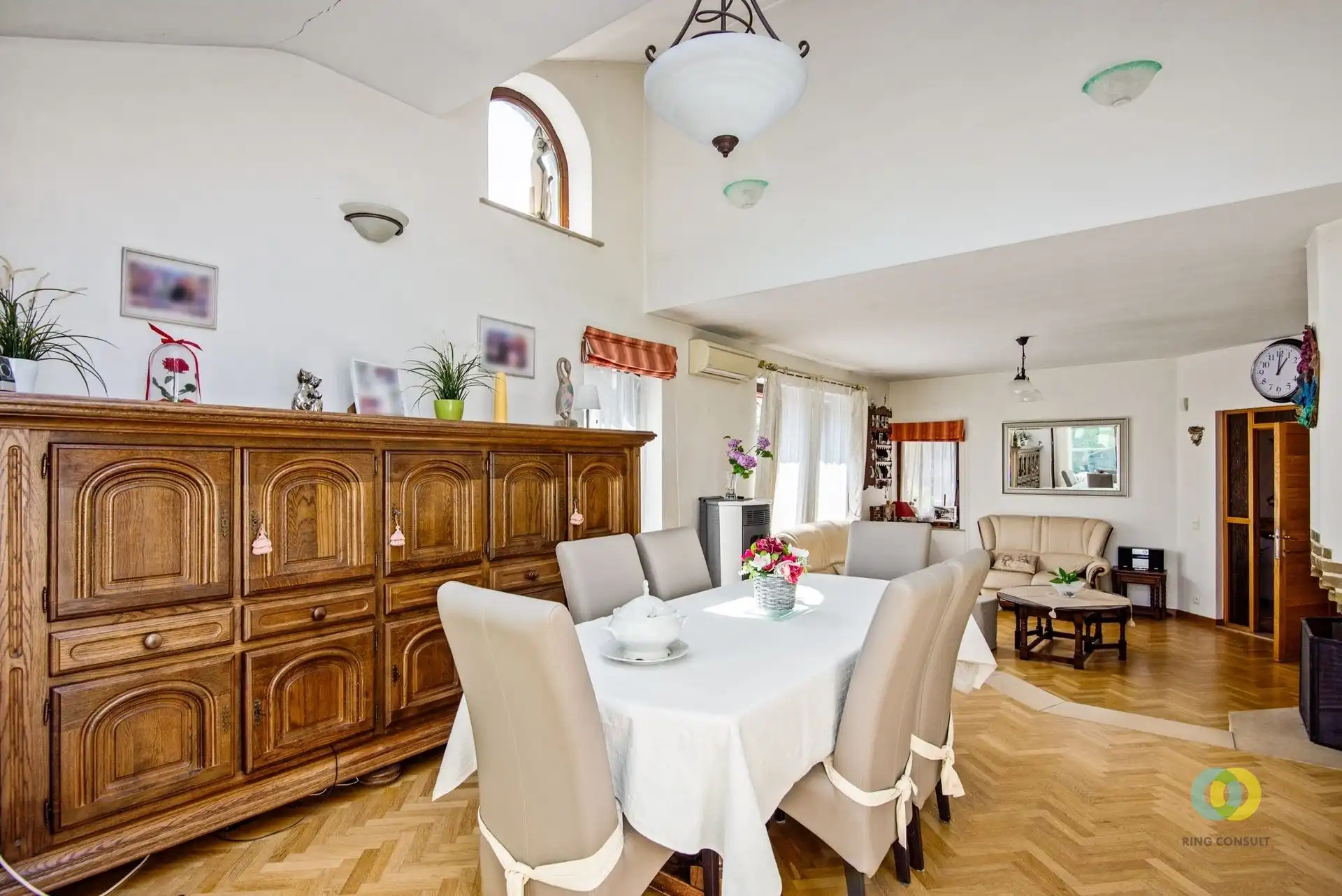 Ruime villa met 4 slaapkamers, bureau en garage   foto 5