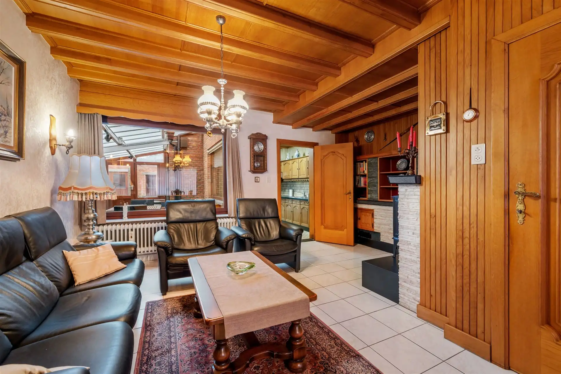 Instapklare gezinswoning met bijgebouwen op 520m² foto 5