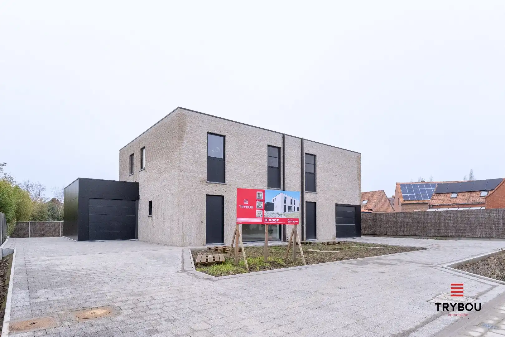 Instapklare nieuwbouwwoning in rustige recente woonwijk foto 2