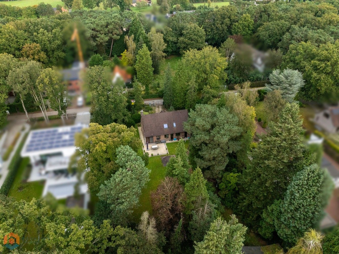 Gezinswoning met 4 slpkrs op uitstekende groene ligging (3050m2) foto 2