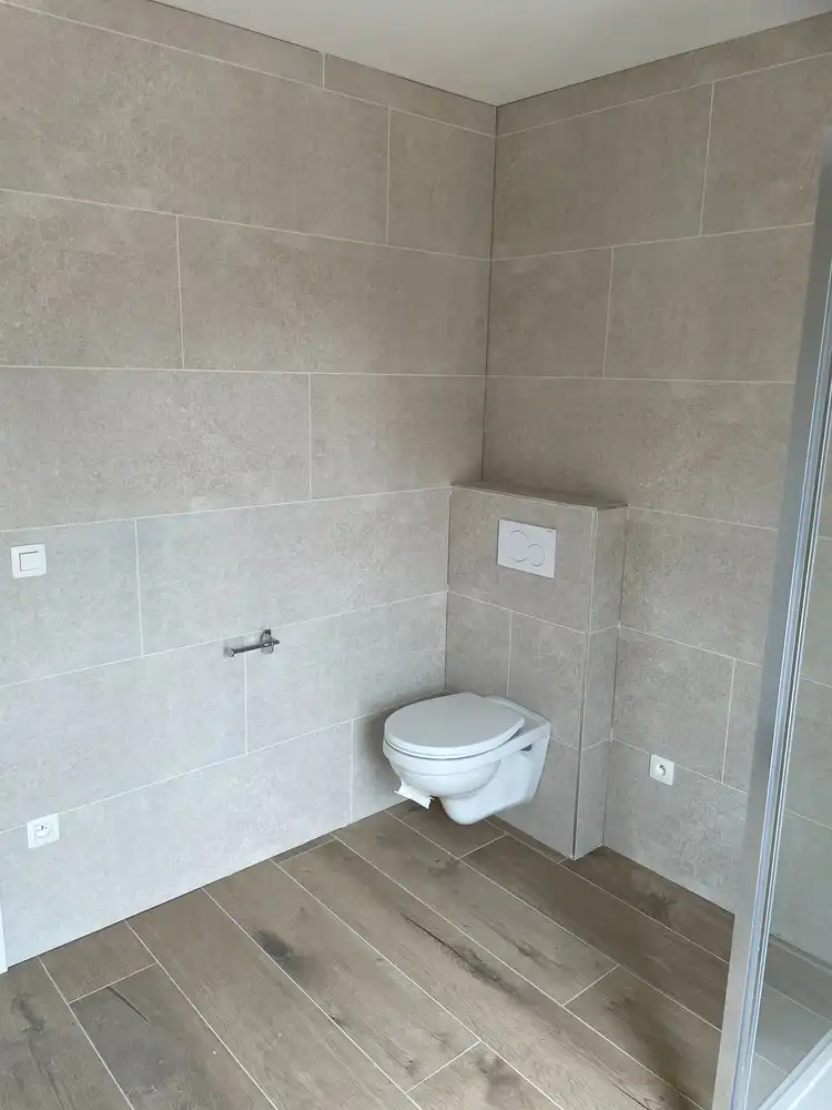 Prachtig nieuwbouw appartement van 3 jaar oud zéér rustig gelegen in het centrum met 2 slaapkamers en ruim terras. foto 9