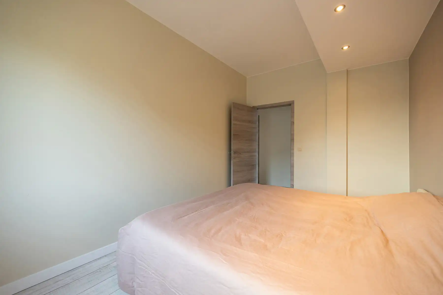 Veelzijdige handelszaak met woonst en topzichtbaarheid foto 25