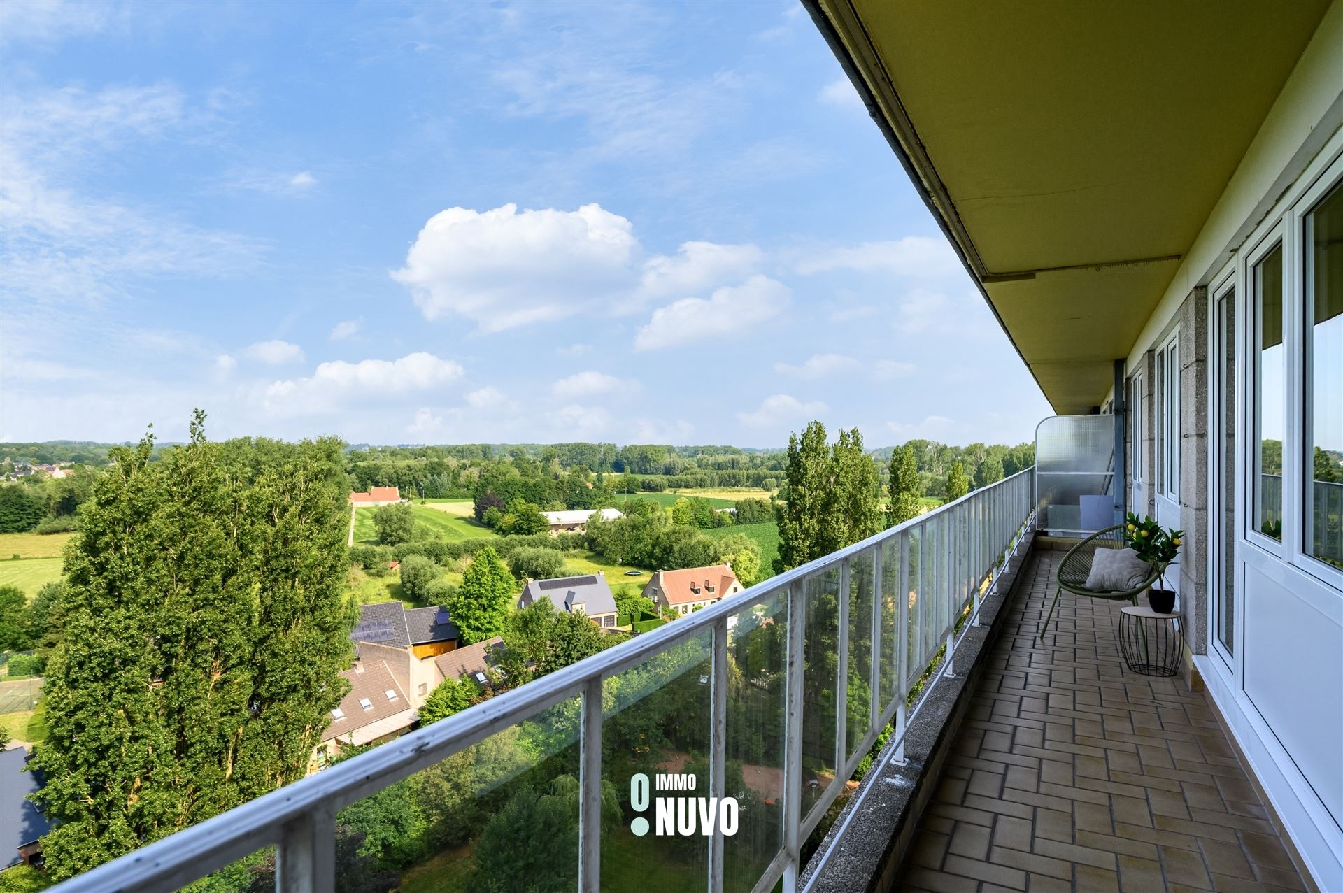 Instapklaar appartement met 2 slaapkamers foto {{pictureIndex}}