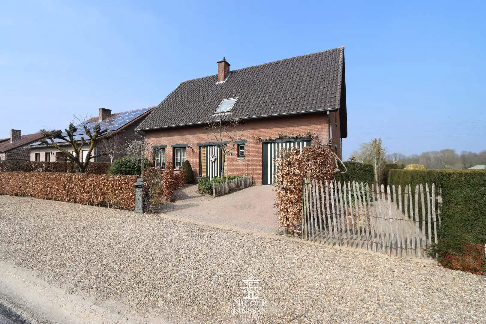 Mooi, verzorgd vrijstaand huis met drie slaapkamers  foto {{pictureIndex}}