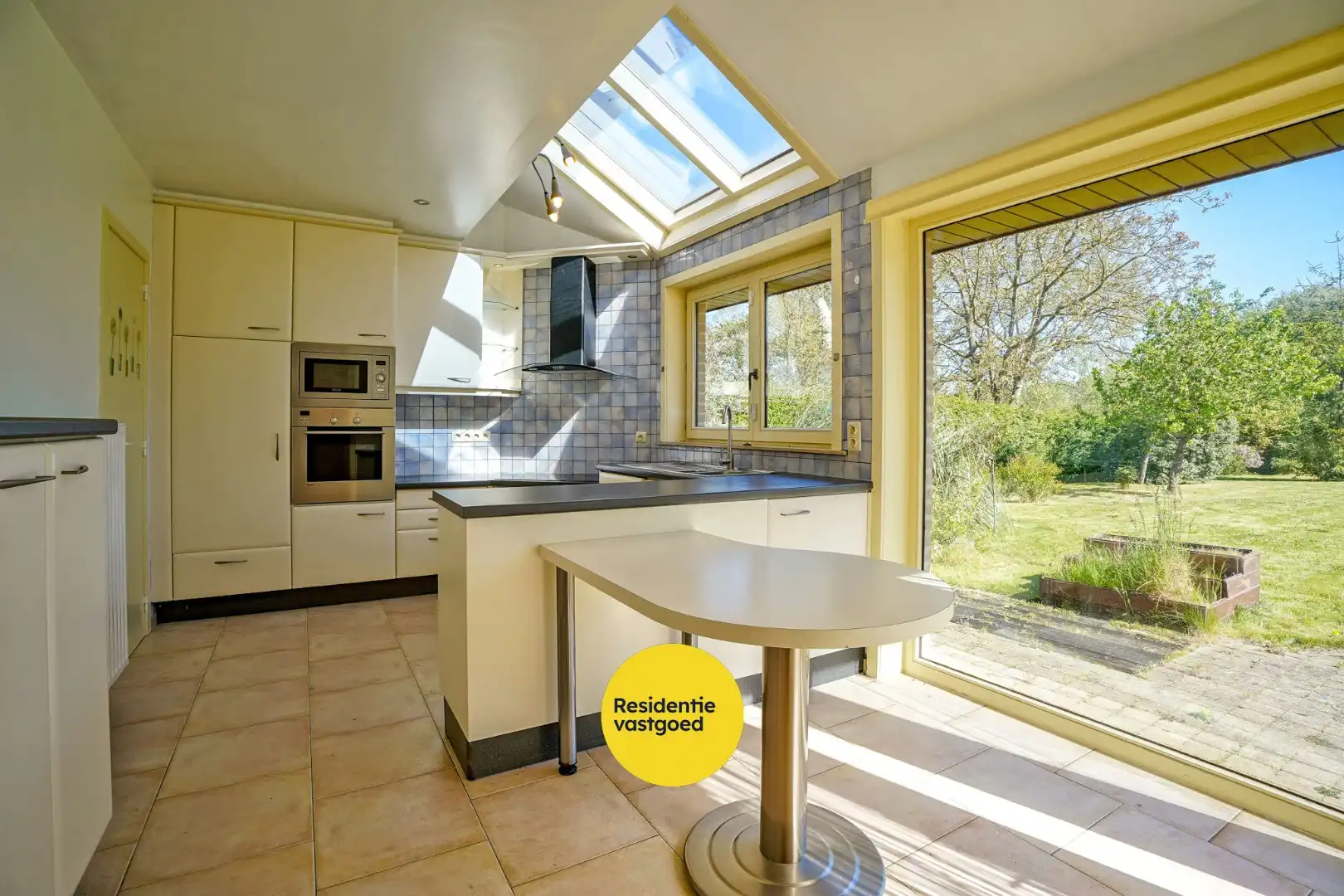 Ruime villa met 5 slaapkamers op 1082 m² te Oostduinkerke, gelegen vlakbij het natuurreservaat Hannecartbos. foto 5