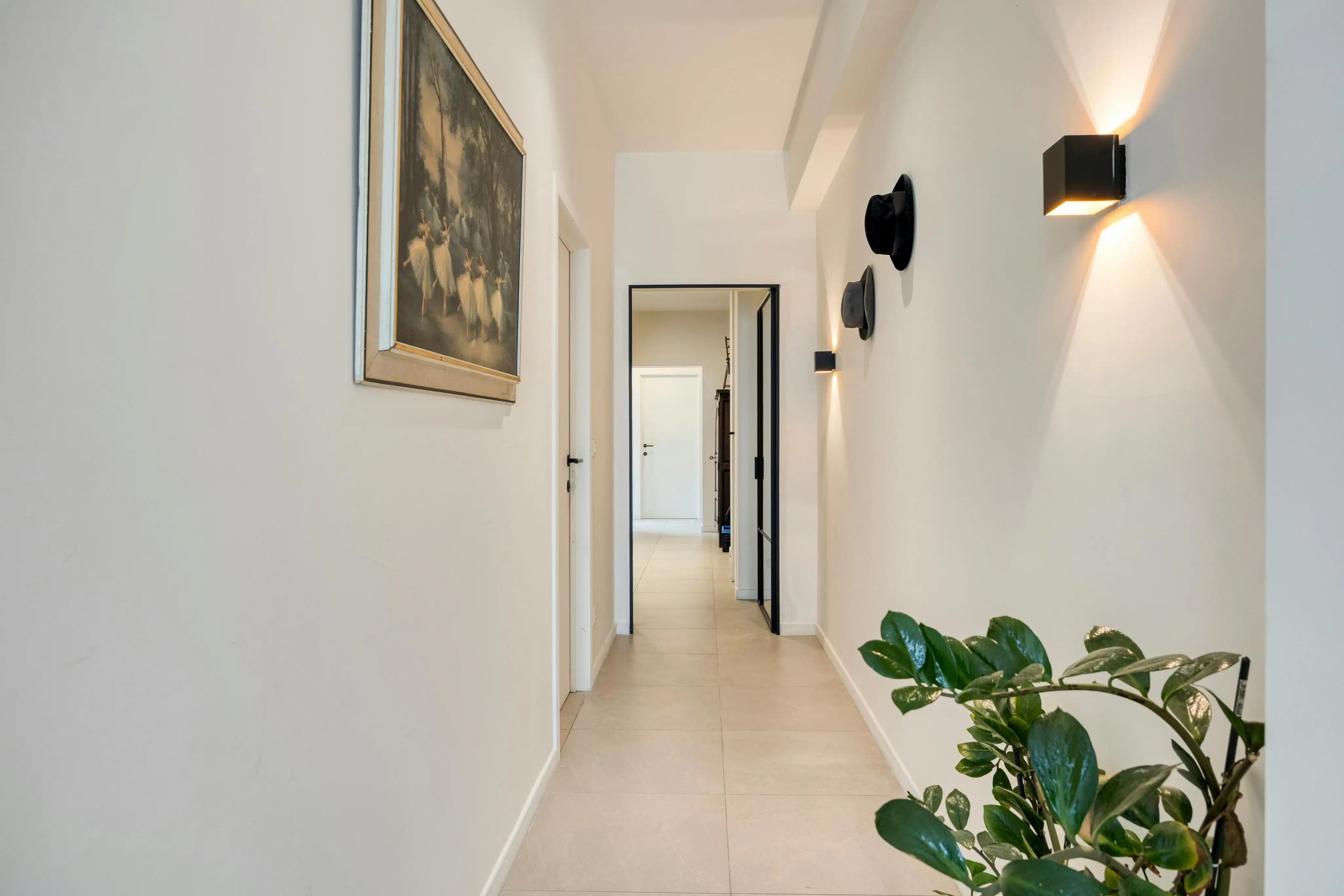 Stijlvol en praktisch gerenoveerd huis met garageopties  foto 12