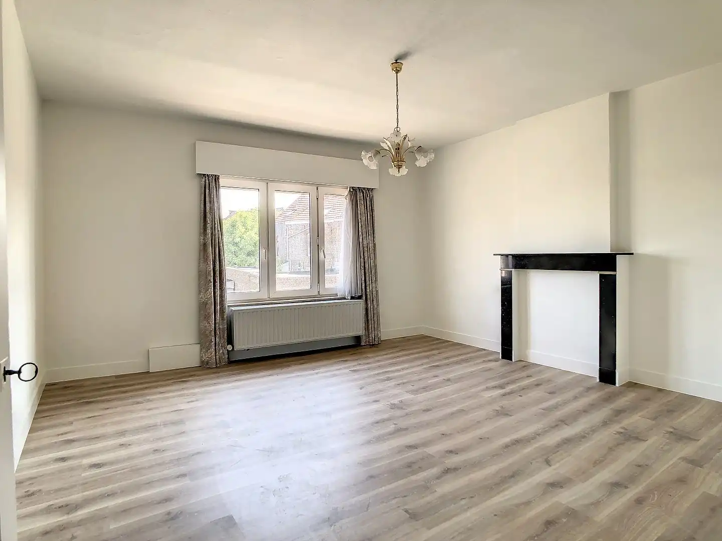 Centraal gelegen woning met twee ruime slaapkamers, zonnige tuin en droge kelder - EPC 252 kWh/m² - bewoonbare oppervlakte van 143 m² foto 13
