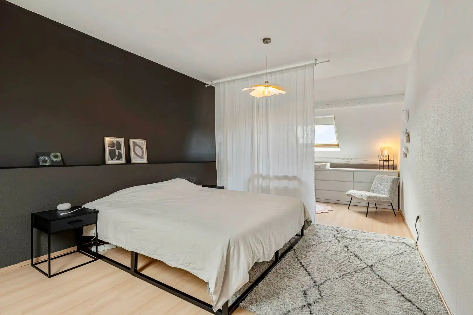 Comfortabel, mooi gerenoveerd duplex-appartement mét ruim terras en carport! foto 16