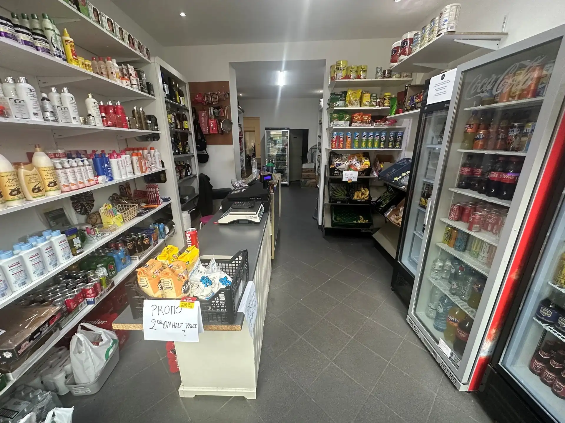 Handelspand of bureel in commerciële buurt foto 6