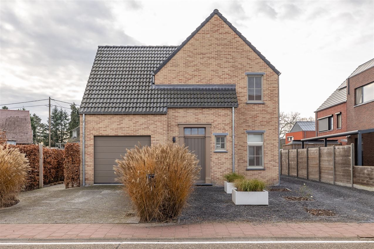 Gezellige pastorijwoning met 3slp, hoogwaardige afwerking foto {{pictureIndex}}