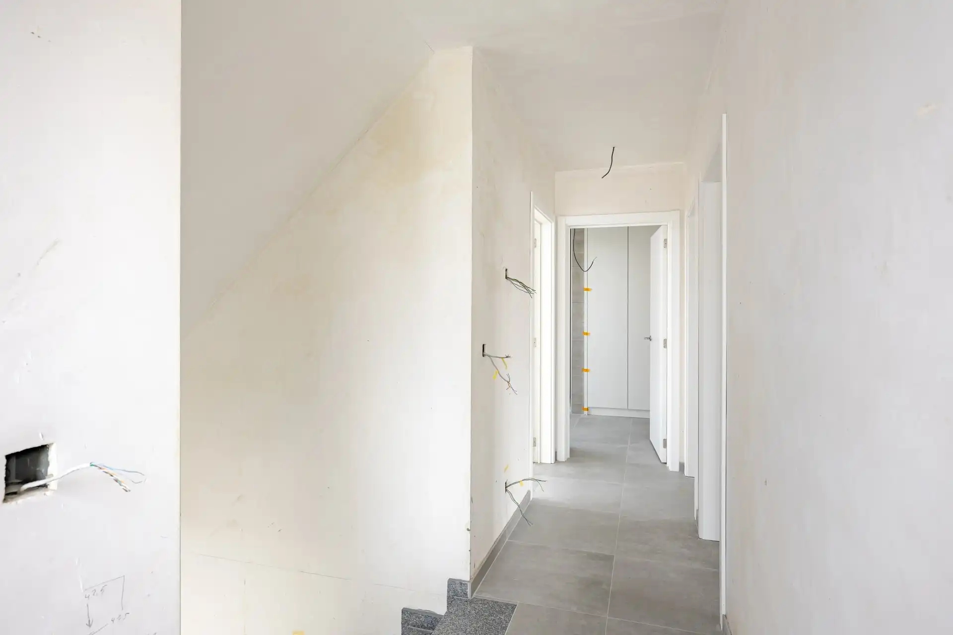 Ruim en lichtrijk, af te werken appartement van 173 m² foto 12