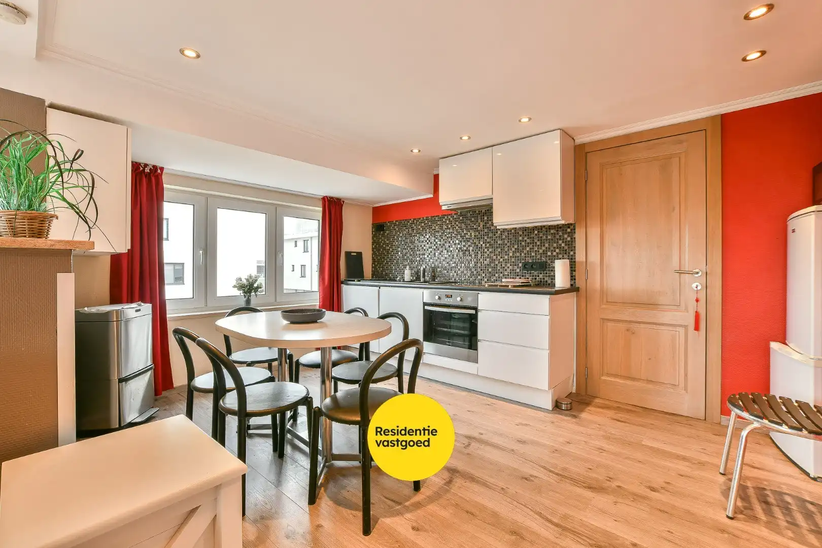 Ruime woning op toplocatie - vlakbij centrum, strand & zee!  foto 4