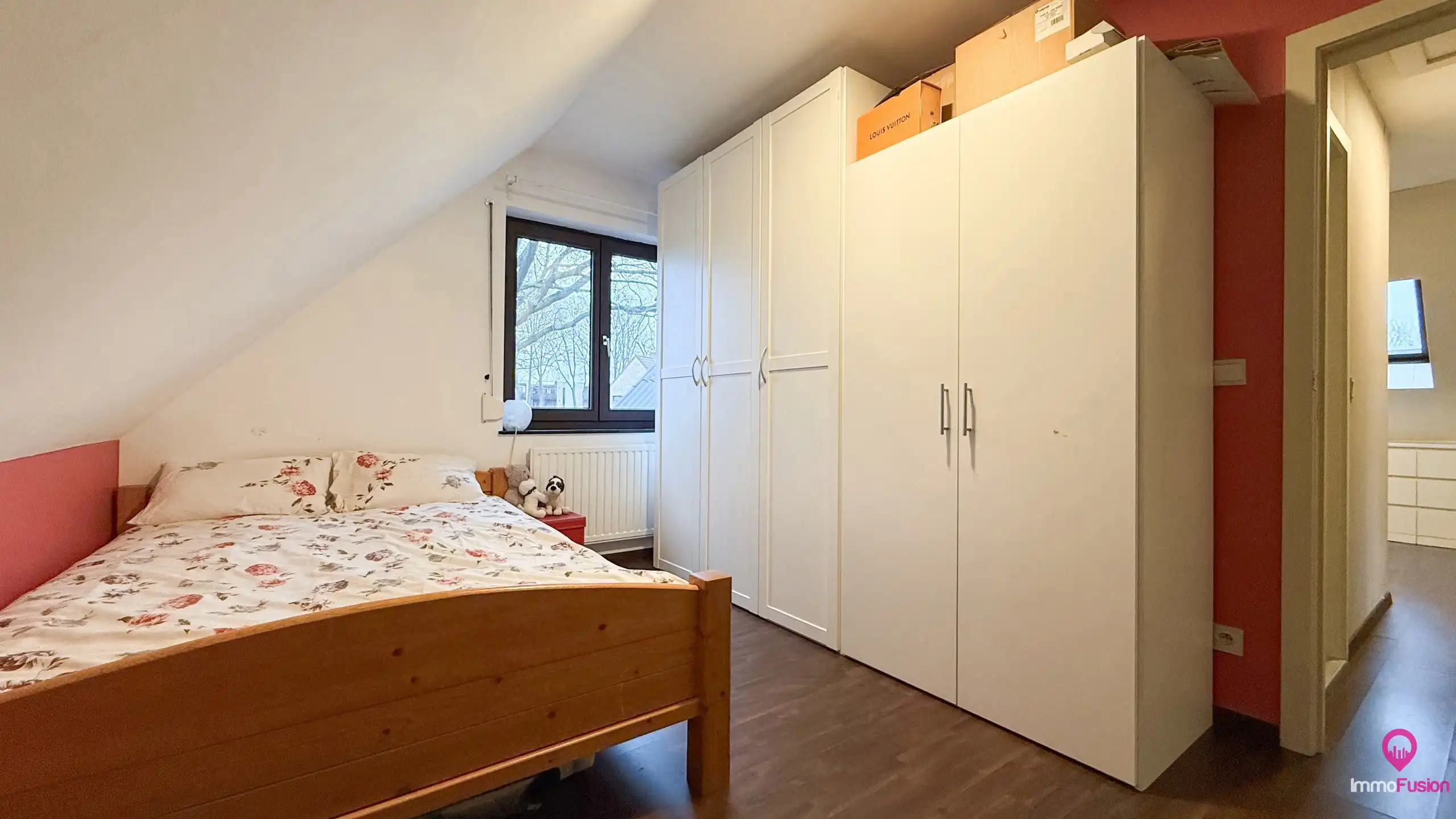 Ruime gezinswoning met 3 slaapkamers in rustige straat! foto 15