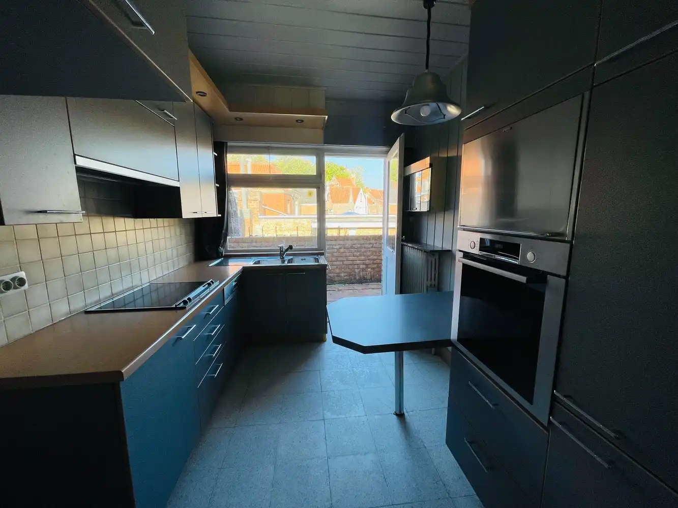 Hartje Brugge &nbsp;TOP &nbsp;TOERISTISCHE LIGGING , in de GOUDEN DRIEHOEK, Uitzonderlijk HANDELSPAND ( gevelbreedte 11 meter) &nbsp; &nbsp; &nbsp; &nbsp; &nbsp; &nbsp; &nbsp; &nbsp; &nbsp; &nbsp; &nbsp; &nbsp;&nbsp; LICHTRIJKE WINKELRUIMTE ,uitgevend op &nbsp;Exclusieve STADSPATIO met overdekte rondgang van 105m²+ GARAGE van 30 m² UNIEK&nbsp; IN BRUGGE op dergelijke ligging ! ERBOVEN lichtrijk ruim APPARTEMENT met zonneterras, foto 41