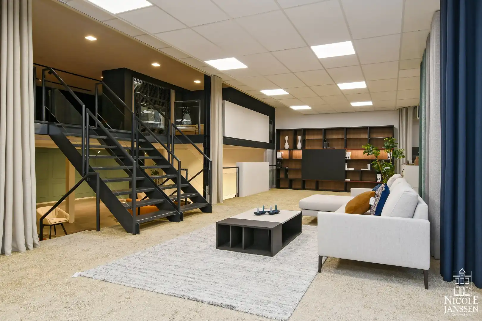 Ruim en luchtig handelspand van ca. 1050m² foto 14