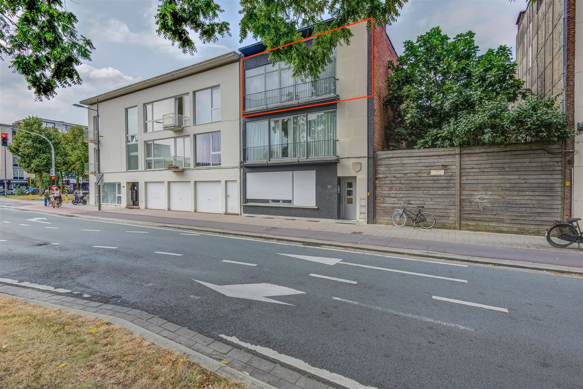Licht ruim appartement met 2 slaapkamers en terras  foto 24