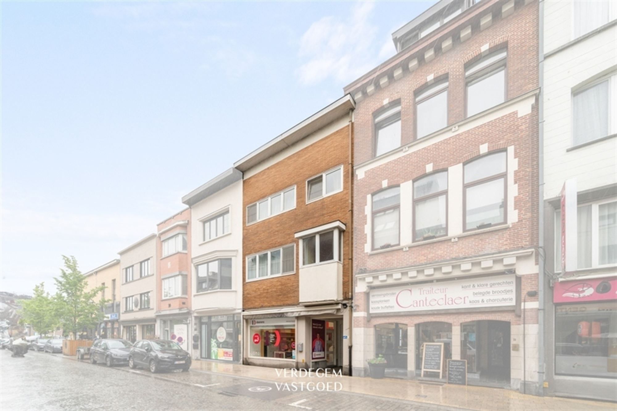 Unieke opbrengsteigendom met 4 entiteiten: handelsruimte, twee 1 slpk-appartementen en grote woning foto 5