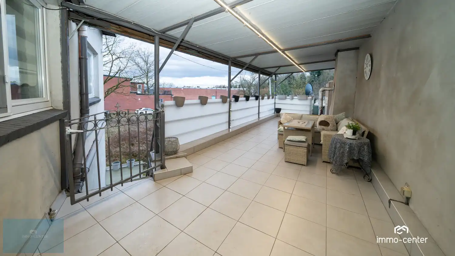 Handelspand + appartementen + parking + ruime tuin foto 6