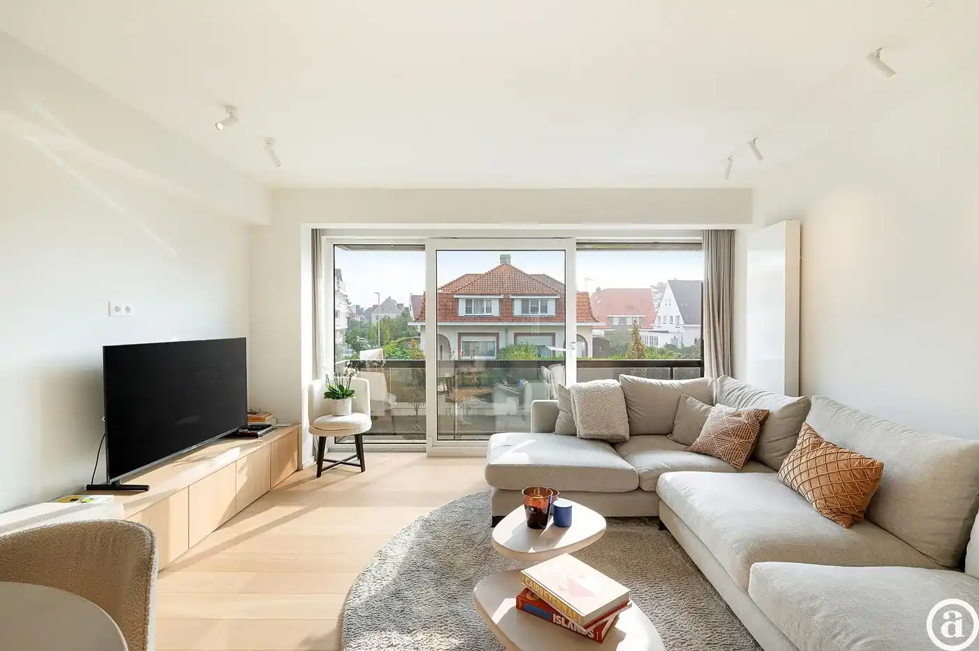Mooi vernieuwd appartement met open uitzicht & 3 slaapkamers foto 11