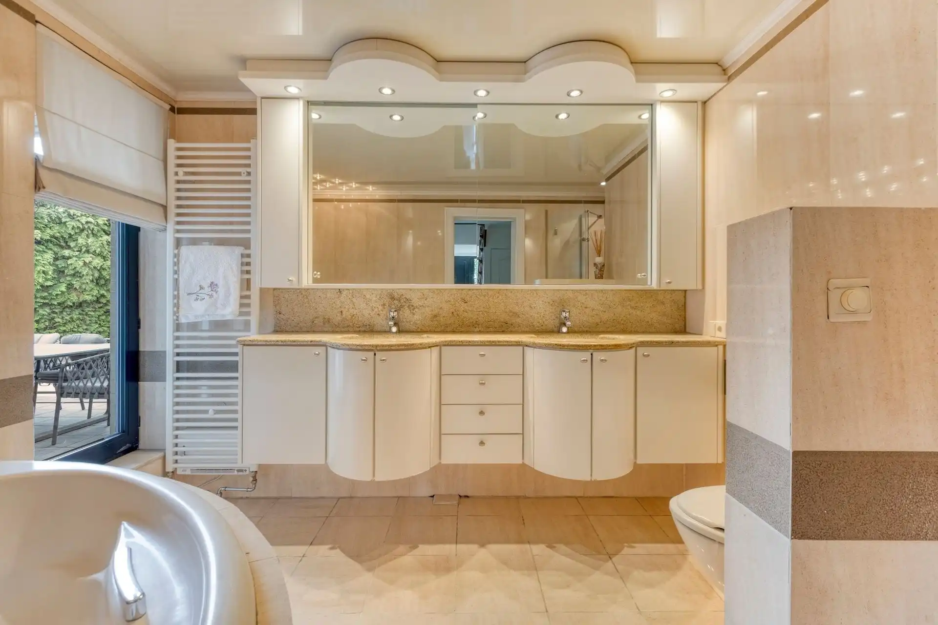 Vrijstaande villa van 306 m² op 17a95ca, gelegen vlak bij Connecterra, de toegangspoort tot het Nationaal Park Hoge Kempen, en op wandelafstand van Maasmechelen Village! foto 19