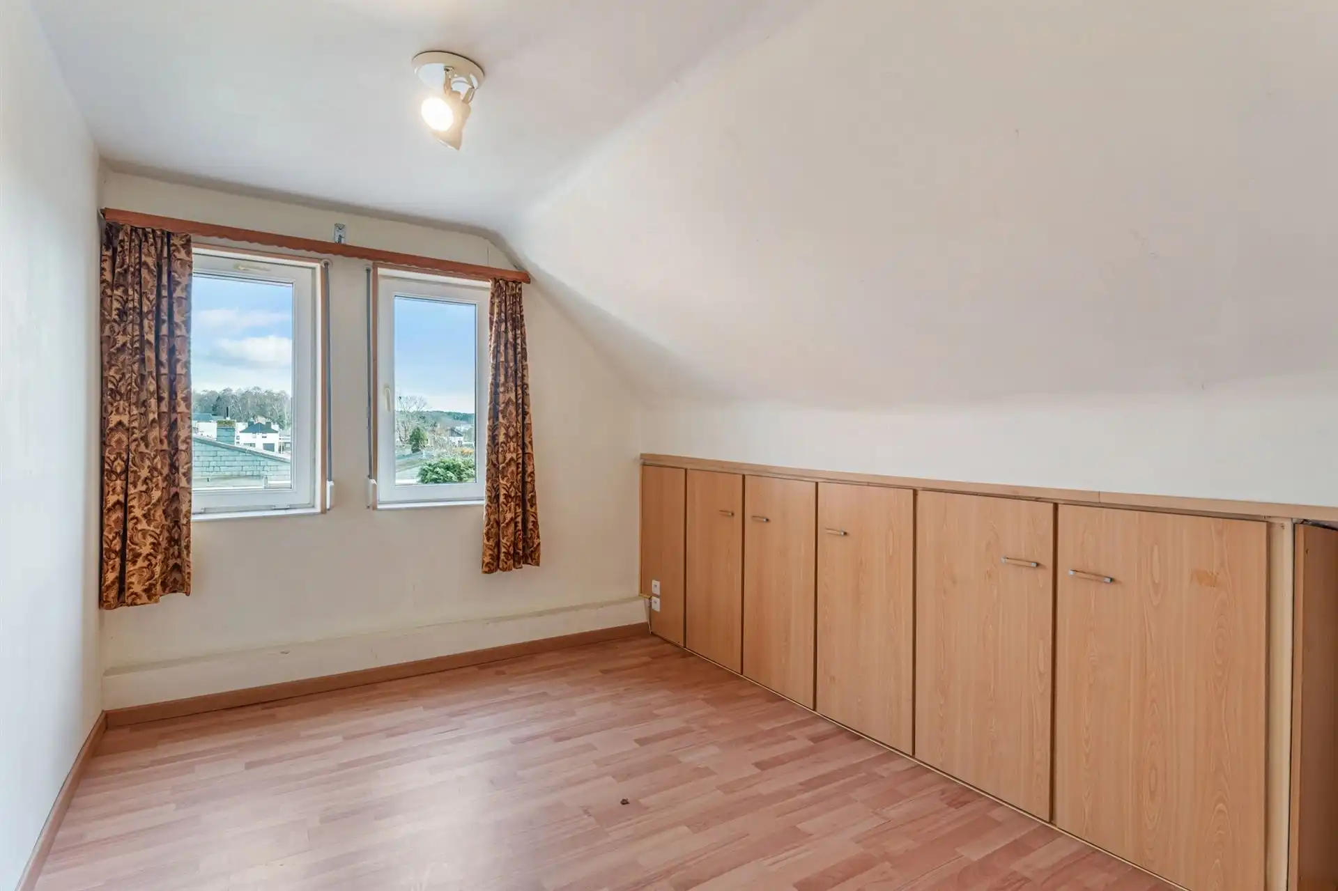 Eengezinswoning met tuin. foto 18