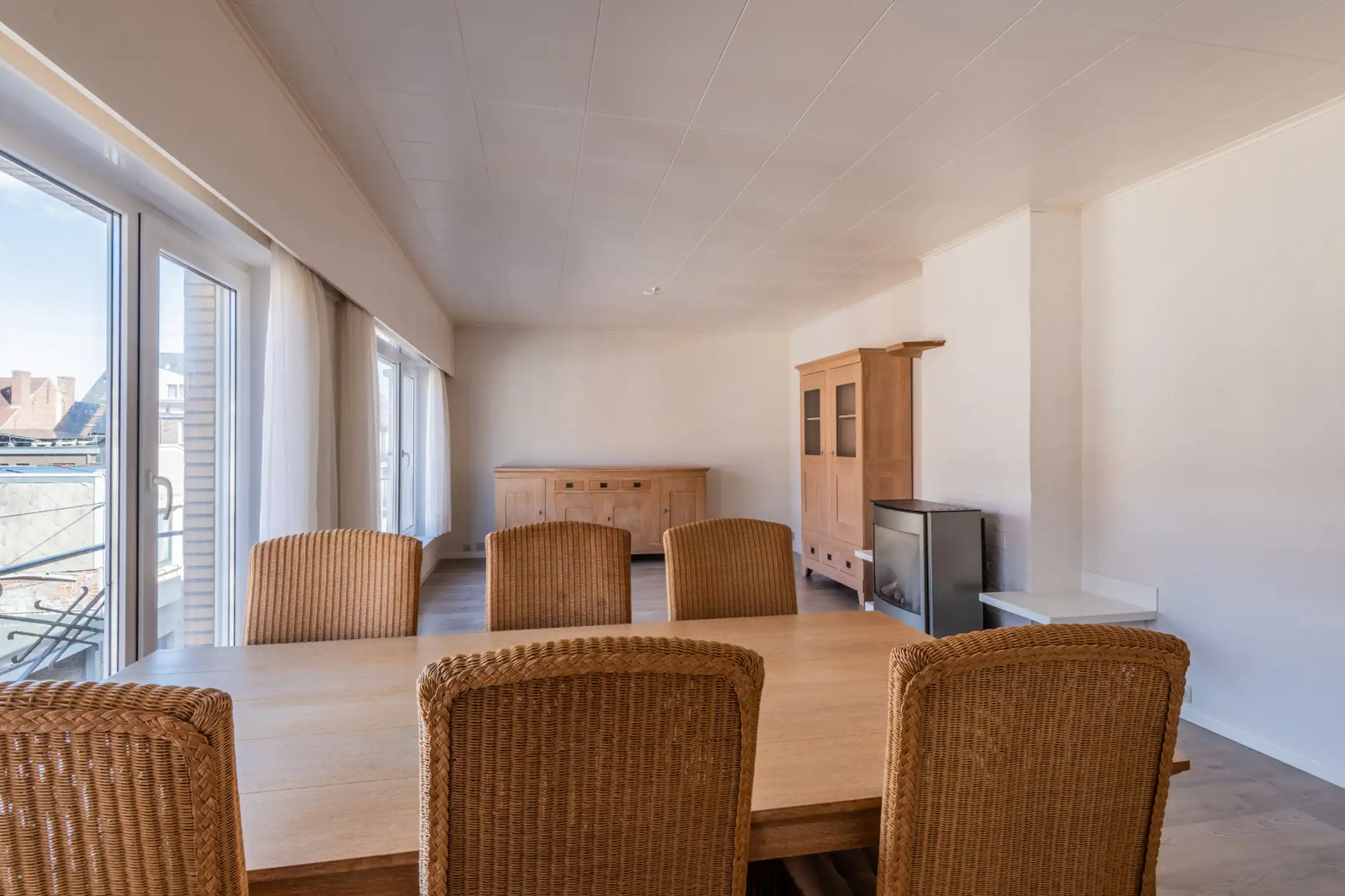 Instapklaar 2-slaapkamerappartement met zonnig terras te koop in De Panne. foto 23