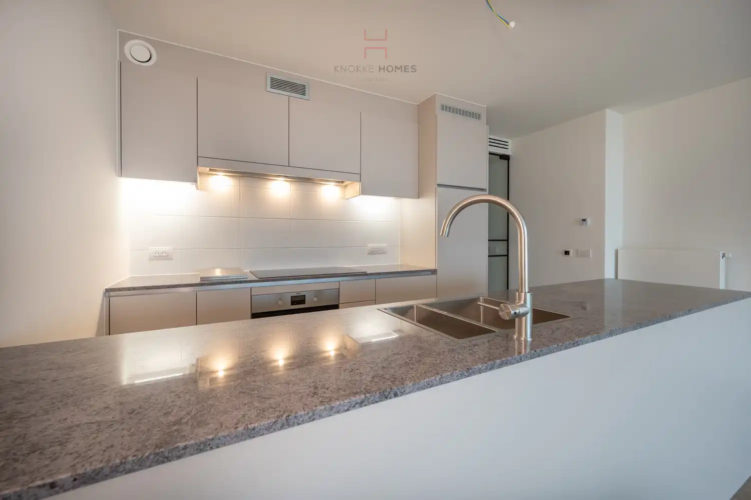 Instapklaar nieuwbouw appartement op de Zeedijk te Albertstrand foto 10