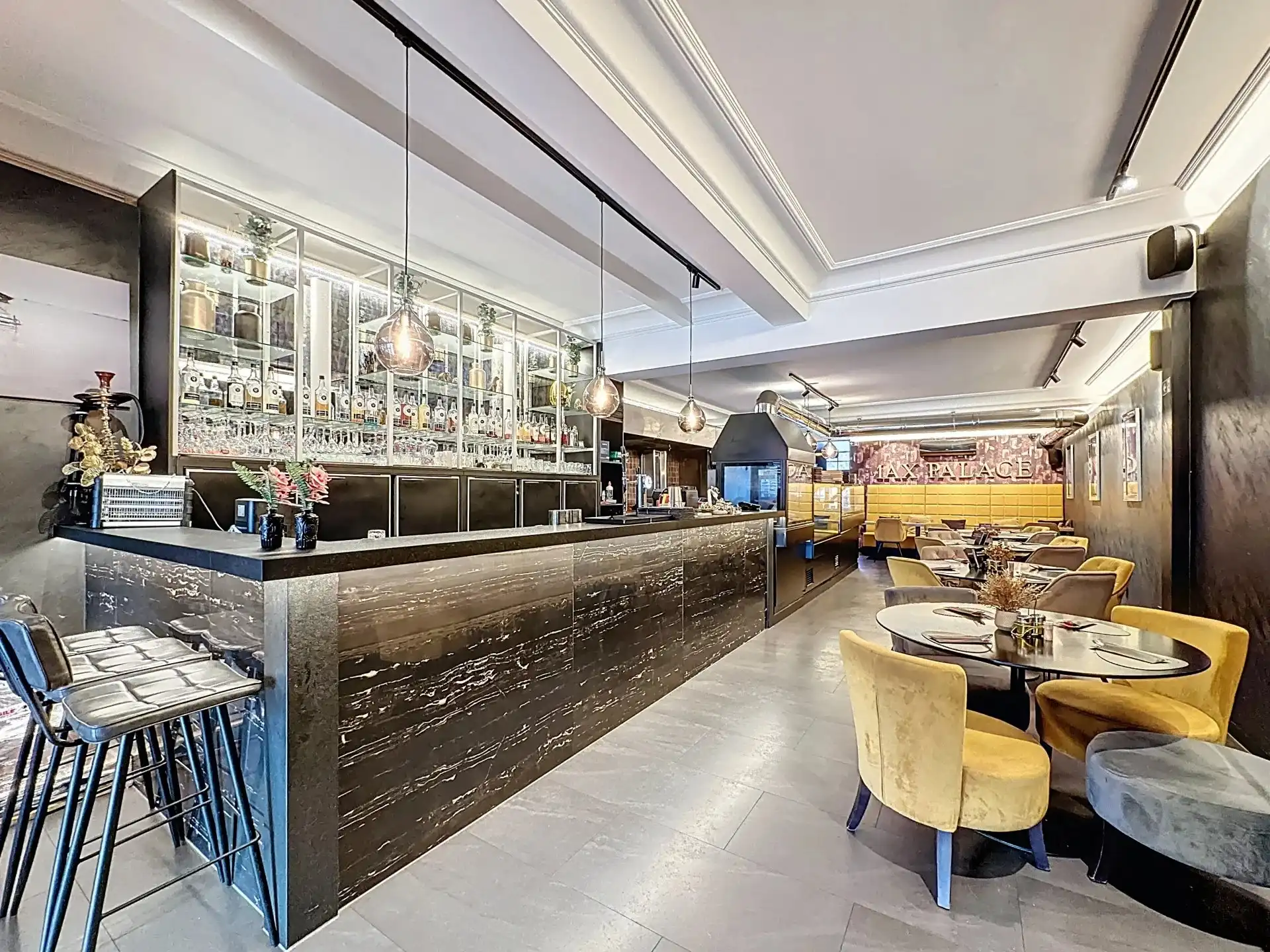 Zeer ruim handelspand met groot terras, buitenberging op toplocatie in Mol-centrum. foto 6