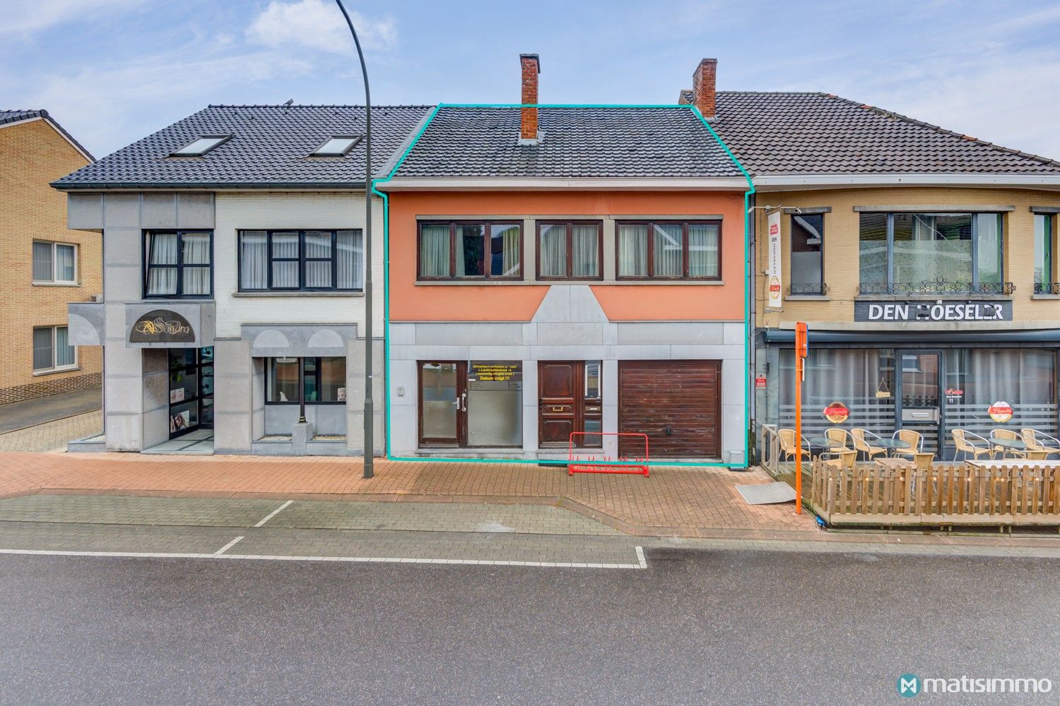 GOED GELEGEN HANDELSRUIMTE MET RIANT WOONGEDEELTE IN CENTRUM VAN HOESELT foto {{pictureIndex}}