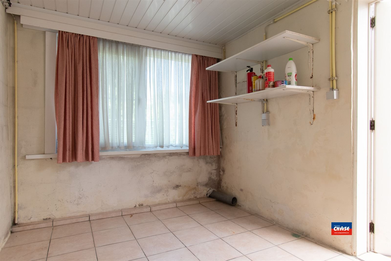 Rijwoning met 2 slpks, zolder en tuin foto 9