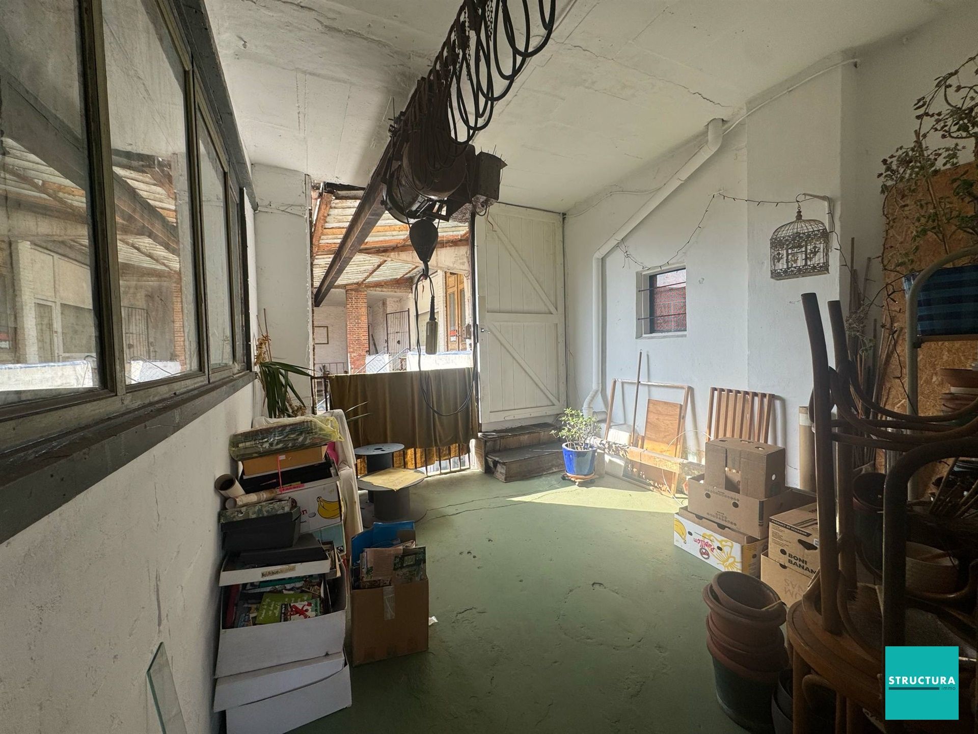 Ruime atelier te huur in Koekelberg.



 foto 12