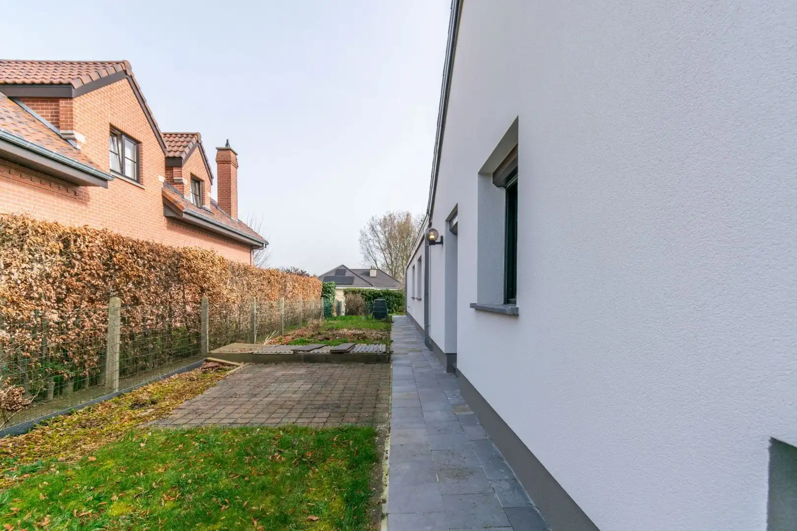 CHARMANTE BUNGALOW MET 2 SLPK + BUREAU OP TOPLOCATIE ! foto 11