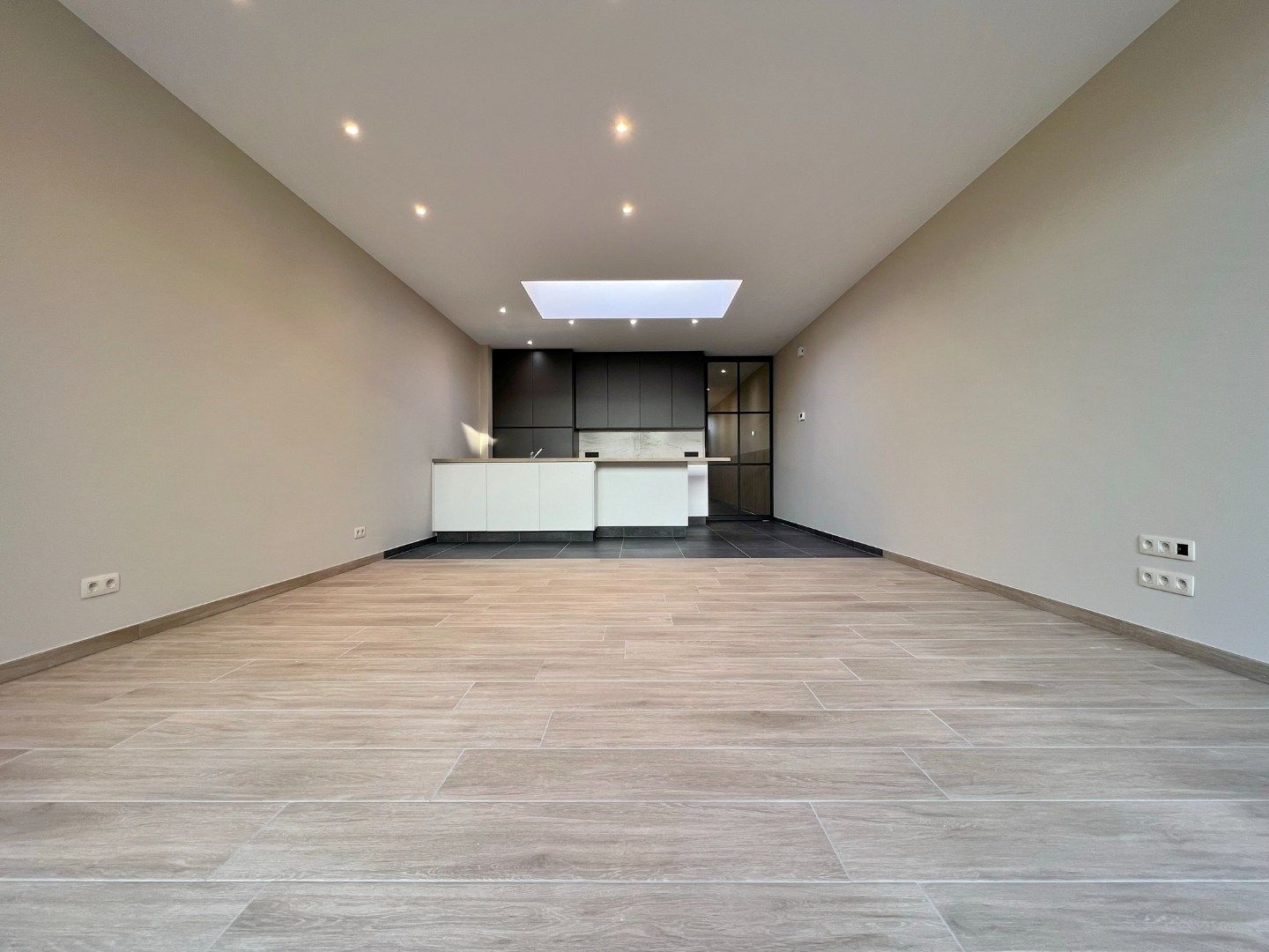Volledig vernieuwde rijwoning met zonnige tuin en 3 slaapkamers.  foto 4