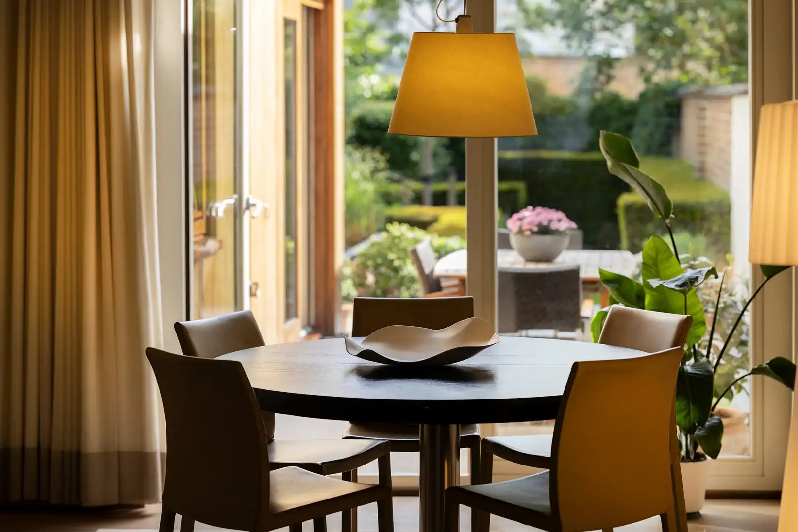 Charmante burgerwoning met sfeervolle tuin. foto 5