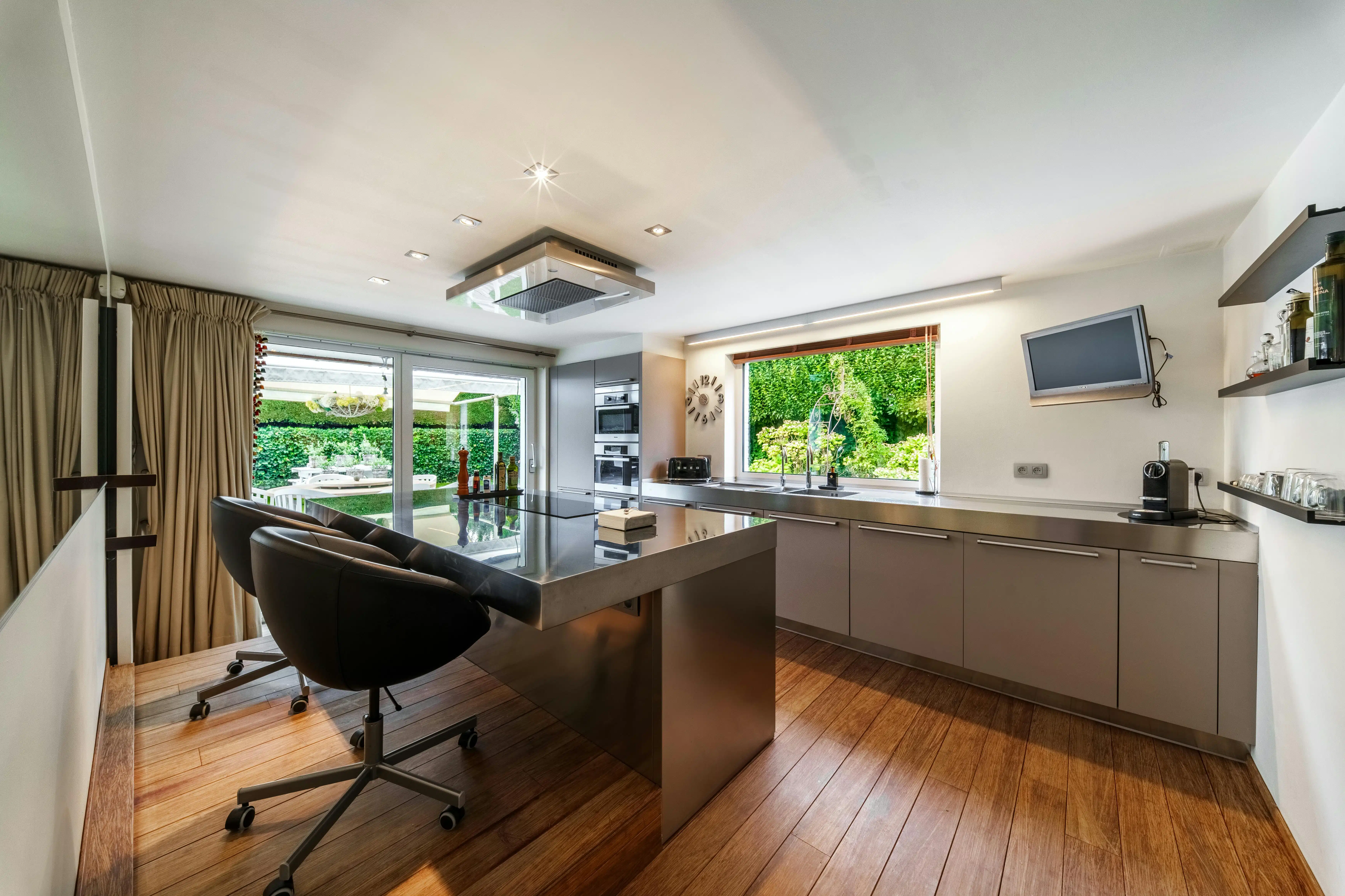 Villa met zwembad te koop in villawijk 't Motje in Roeselare foto 11