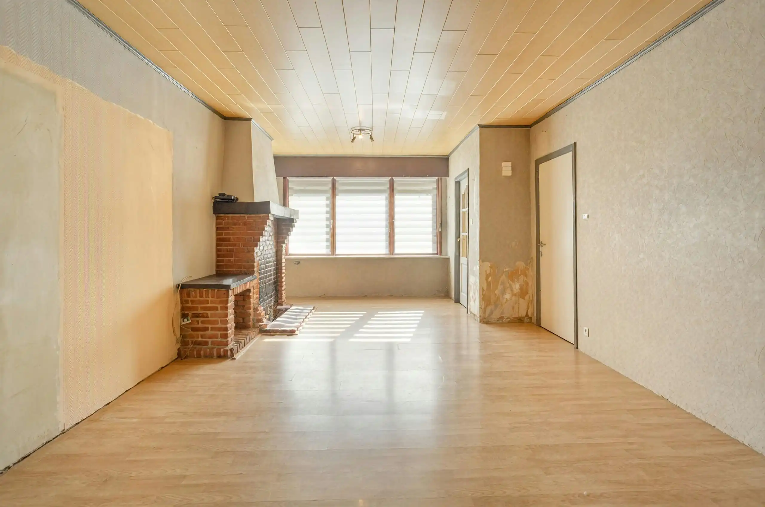 Te renoveren huis met 5 slaapkamers te koop in de Elsdonkwijk te Wilrijk foto 3