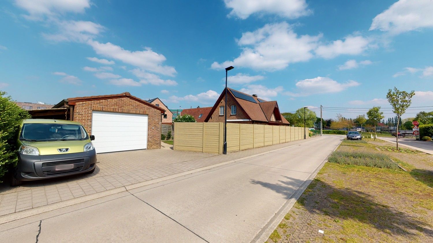 Ruime woning met 3 slaapkamers! foto {{pictureIndex}}