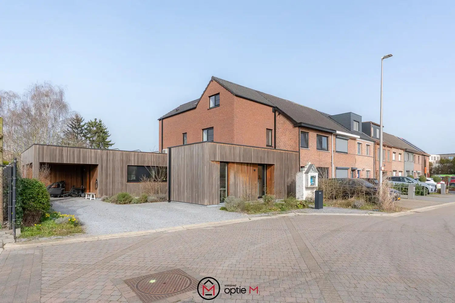 Moderne, energiezuinige woning met patio, zonnepanelen en hoogwaardige afwerking foto 2