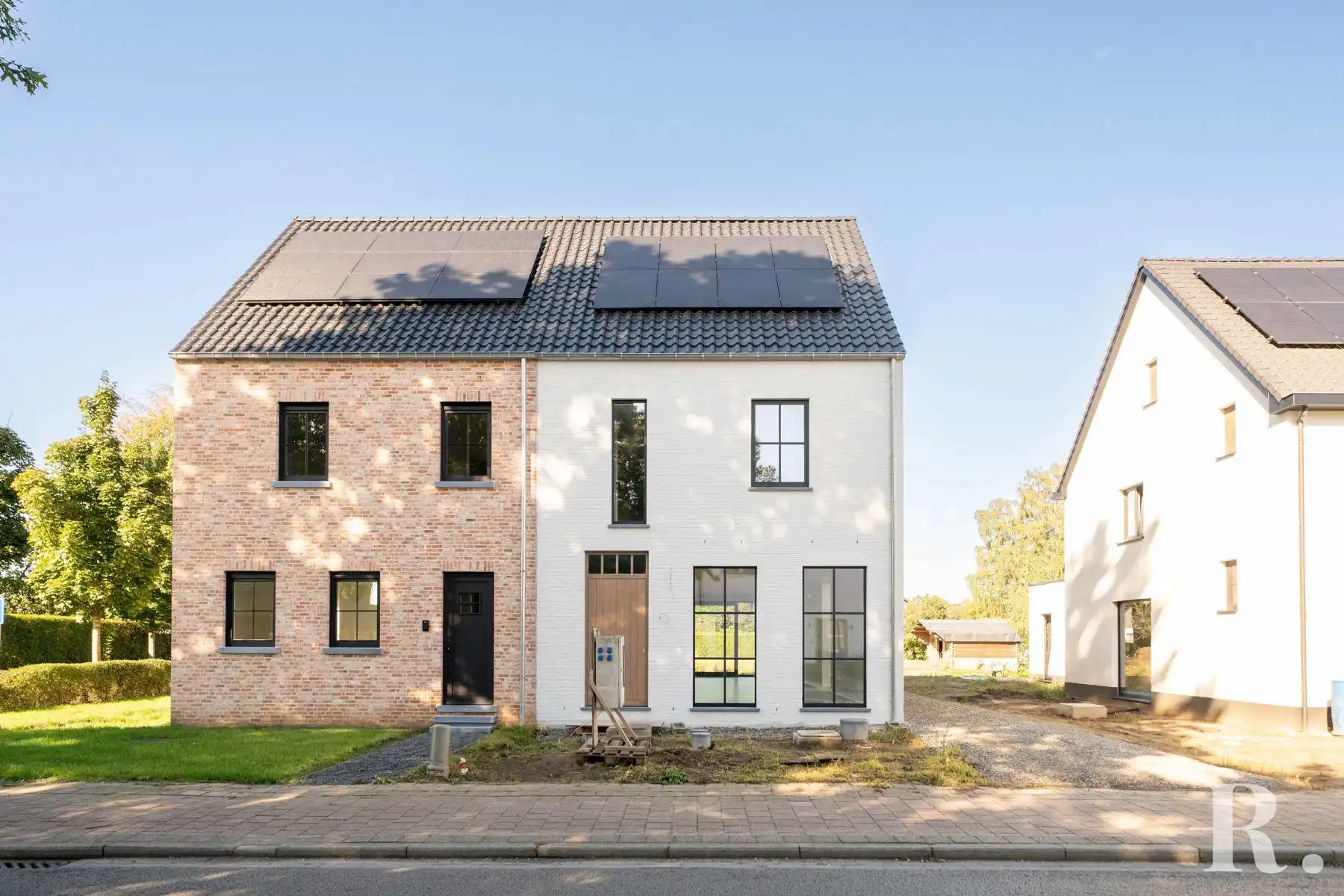 Stijlvolle energiezuinige nieuwbouwwoning foto {{pictureIndex}}