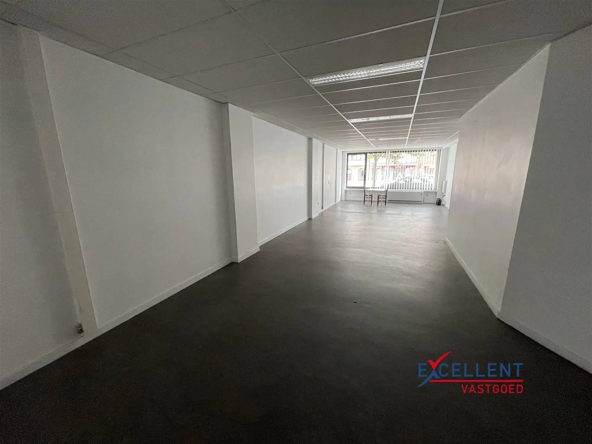 Handels- of kantoorruimte op strategische locatie in centrum Deinze foto 3