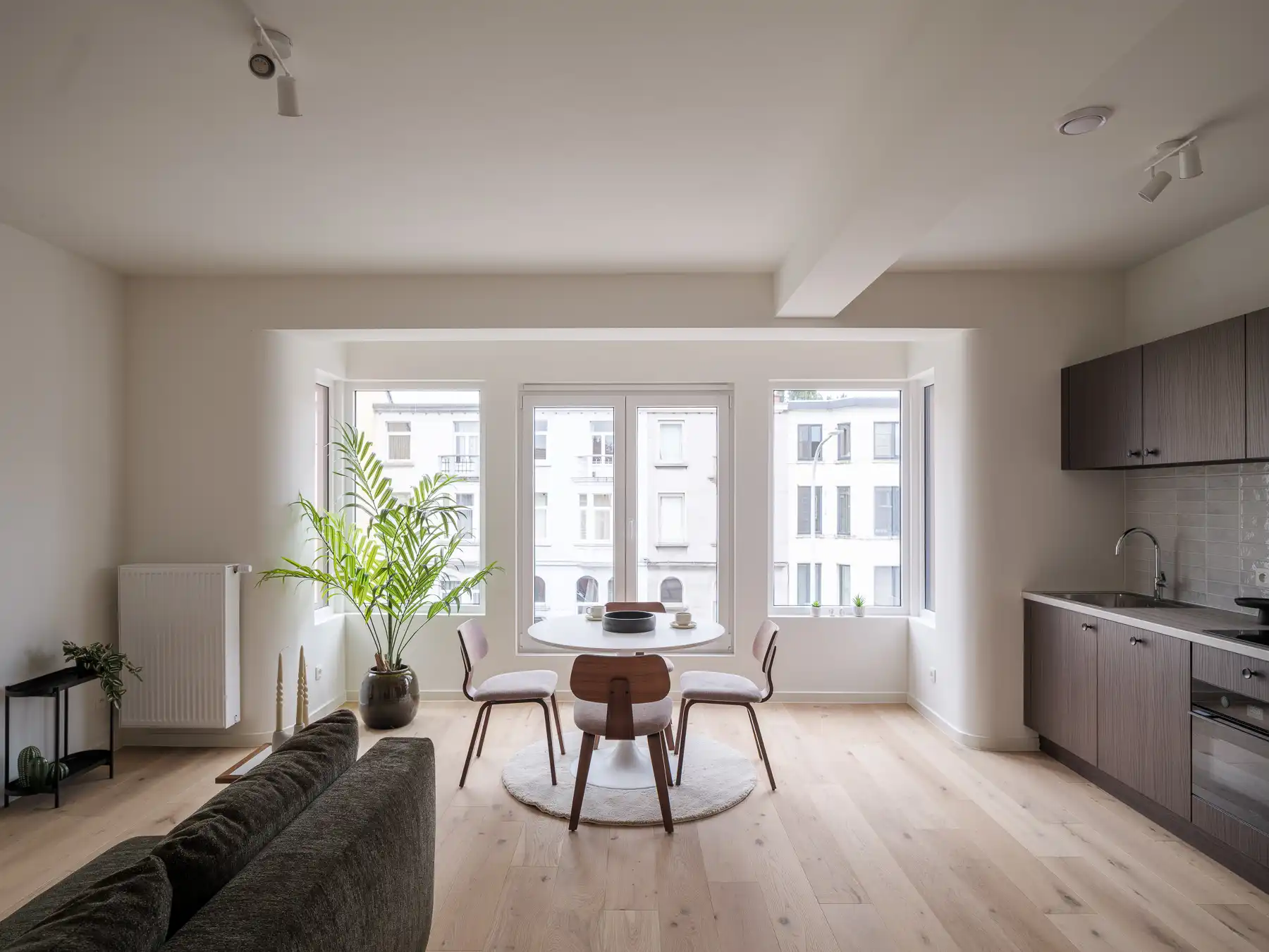 Kwalitatief gerenoveerd appartement nabij Dampoort foto 3