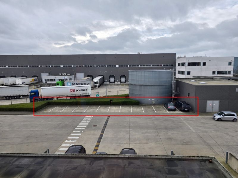 Indutrieel/Logistiek gebouw te huur foto 7